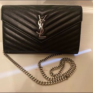 YSL CLUTCH WITH CHAIN !
